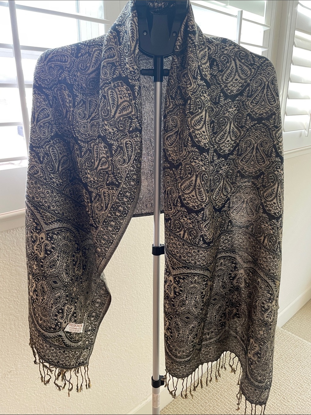 Pashmina Black & Cream Paisley Fringed Open-Front Shawl